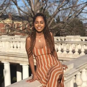 Meet your Posher, Naomi